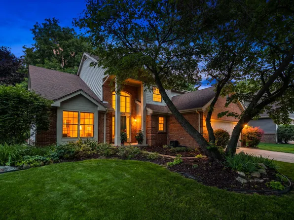 42806 Brookstone Dr, Novi, MI 48377