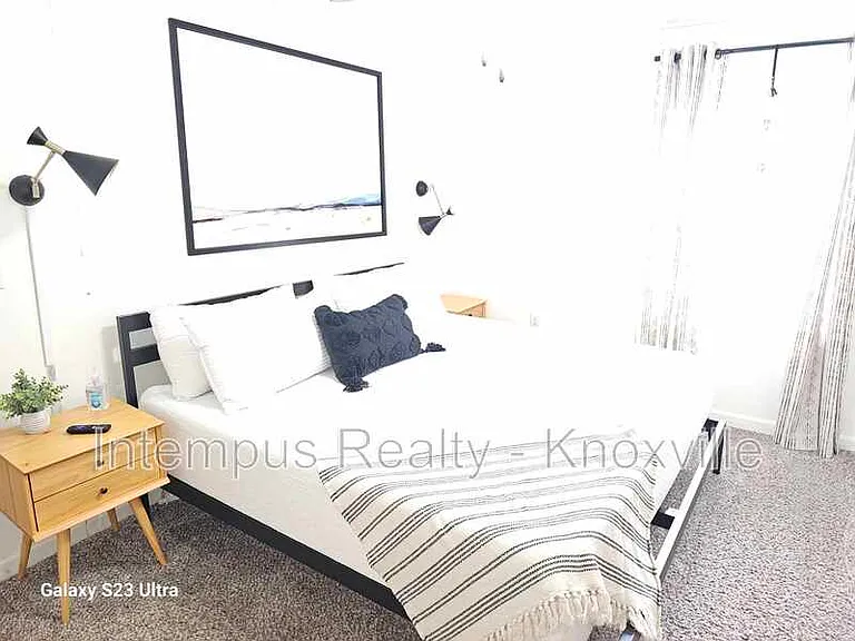 1104 E Hendron Chapel Rd — Photo 23