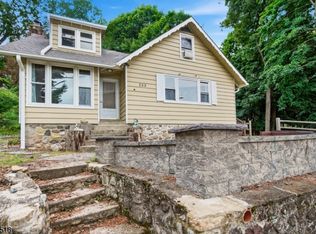 255 E Shore Trl, Sparta, NJ 07871