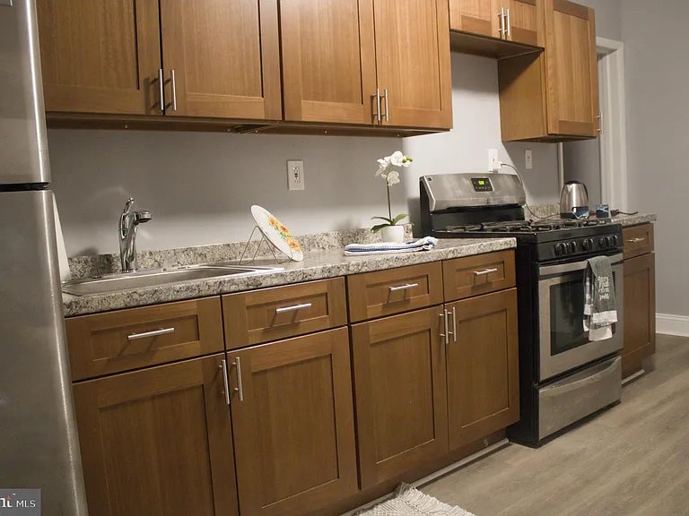 936 Carteret Ave — Photo 14