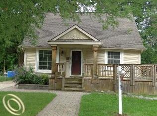 1829 Gilman St, Garden City, MI 48135