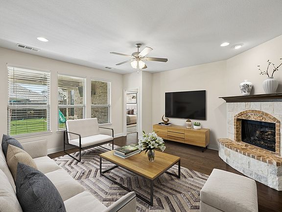 4th image of 2218 Jackson Dr