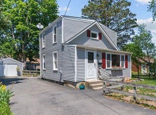 34 Platt St, Bristol, RI 02809