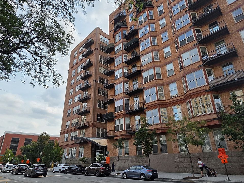 1st image of 500 S Clinton St APT 226