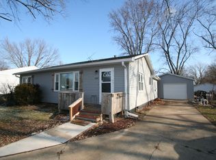 309 S Kerlin St, Mackinaw, IL