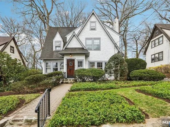 476 Alpine Ter, Ridgewood, NJ 07450