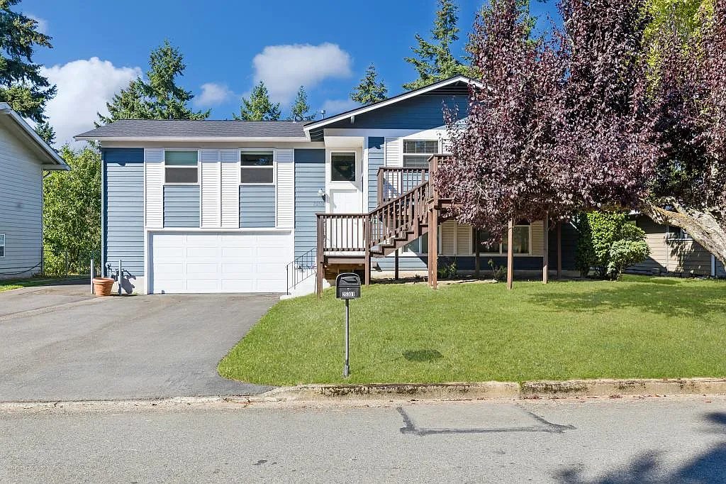 25301 32nd Pl S - 4 bedrooms — Photo 1