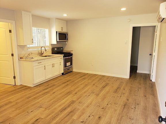 3rd image of 11258 Tiara St