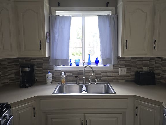 5th image of 7509 S 93rd St