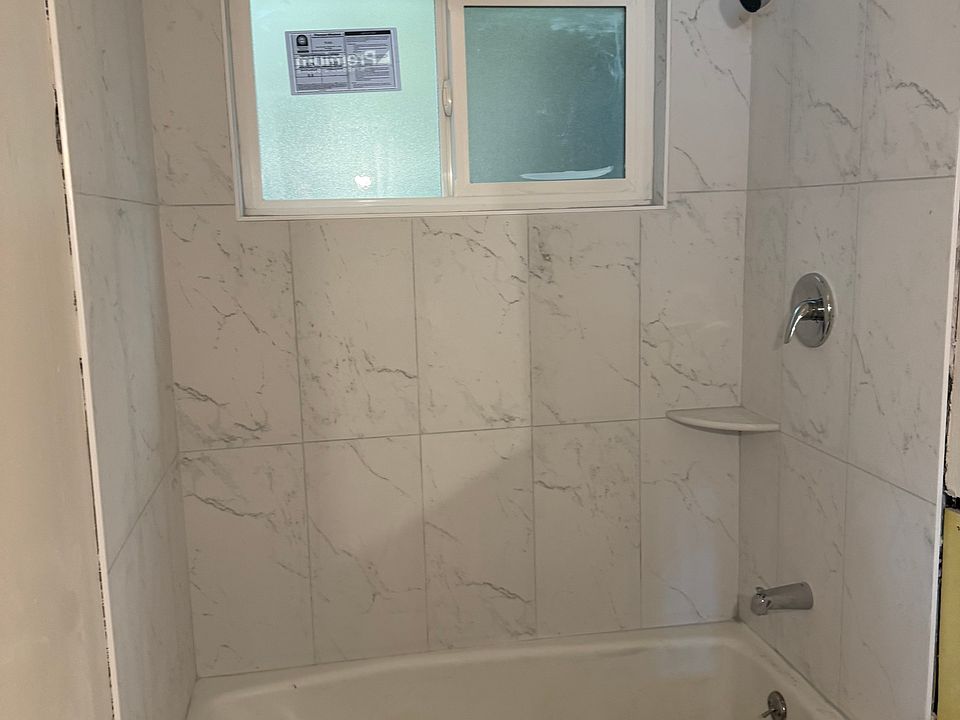2nd image of 1143 N Virgil Ave