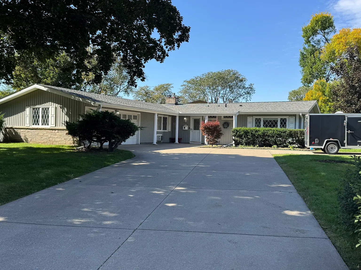 3 bed, 1.5 bath, 1461 sqft, $1,700 — Photo 2
