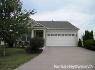 8924 Meadow View Dr, Shawnee, KS 66227