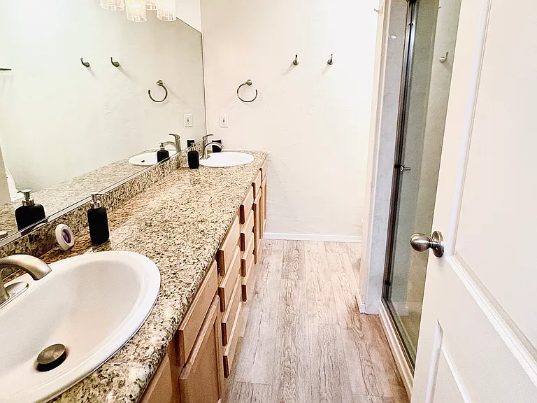 941 N Euclid Ave #222 — Photo 13