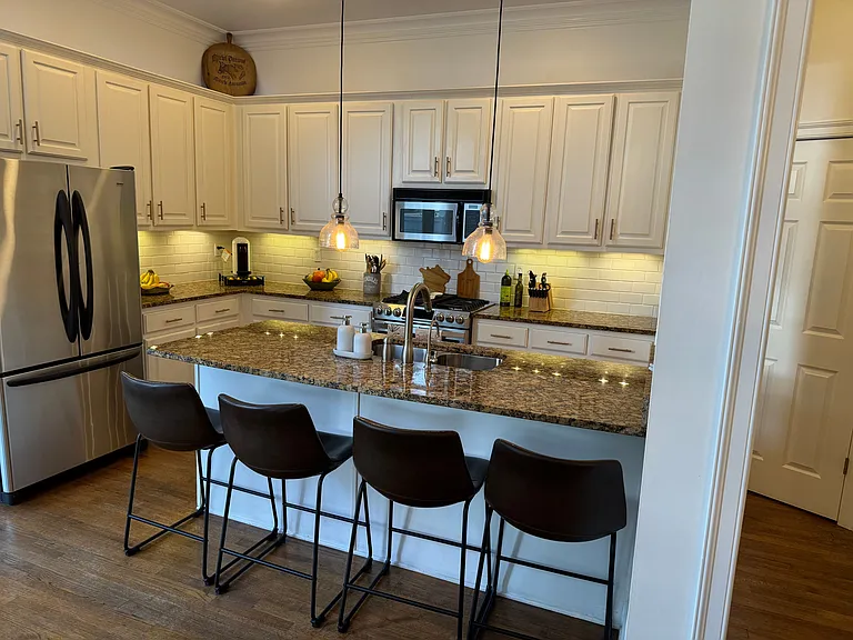 926 Harbor View Dr — Photo 5