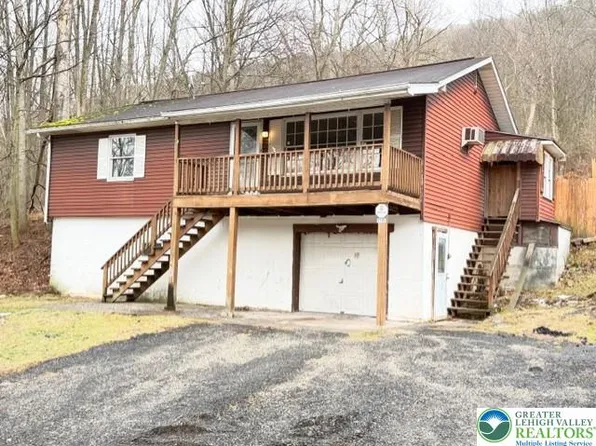 1165 E Catawissa St, Nesquehoning, PA 18240
