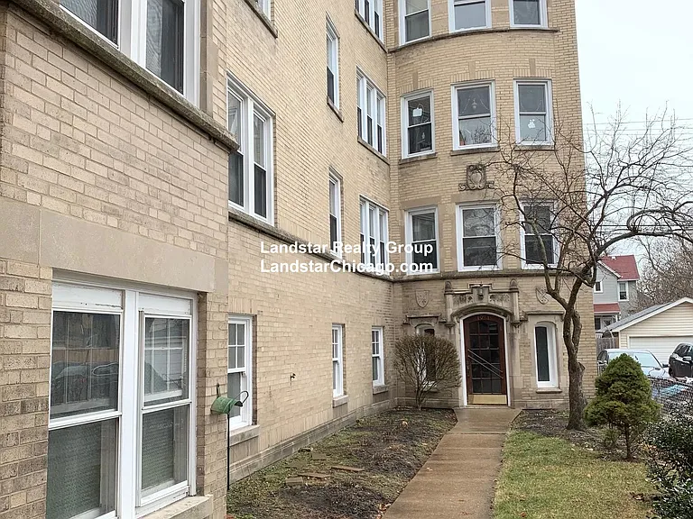 1936 W Estes Ave #G — Photo 17