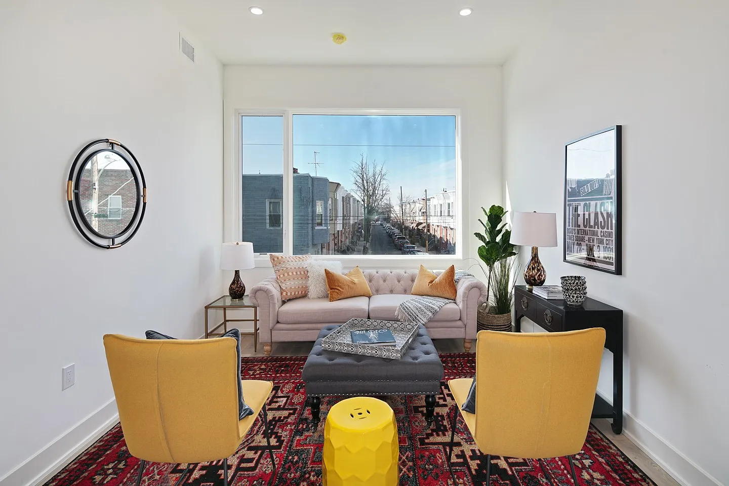 2 bed, 854 sqft, $1,649 — Photo 3