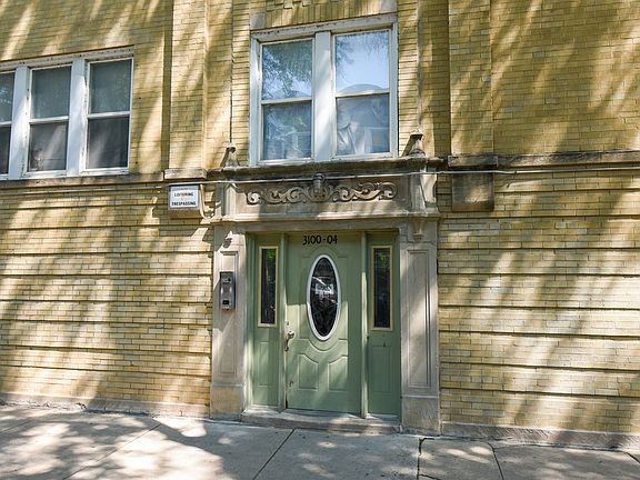 2nd image of 3104 W Argyle St APT 1