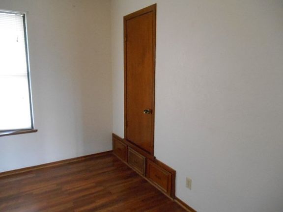 4th image of 616 N Live Oak St