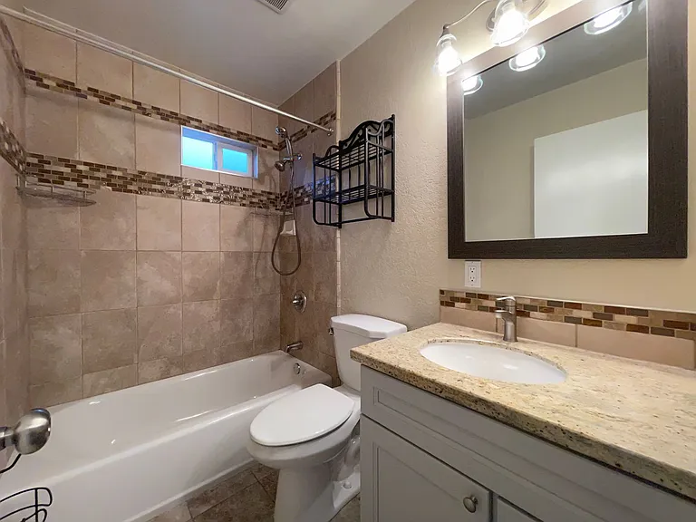 2410 S Street — Photo 8