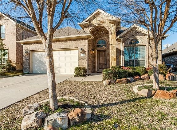 2nd image of 712 Golden Nugget Dr