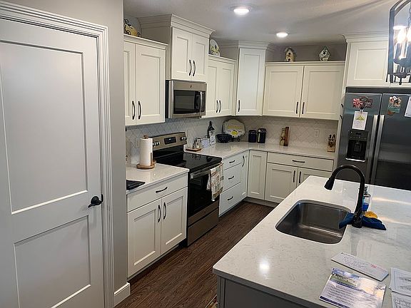 4th image of 1201 E Bentley Cir