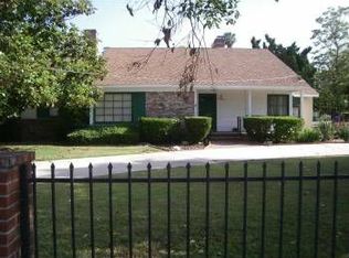 15453 Victory Blvd, Van Nuys, CA 91406