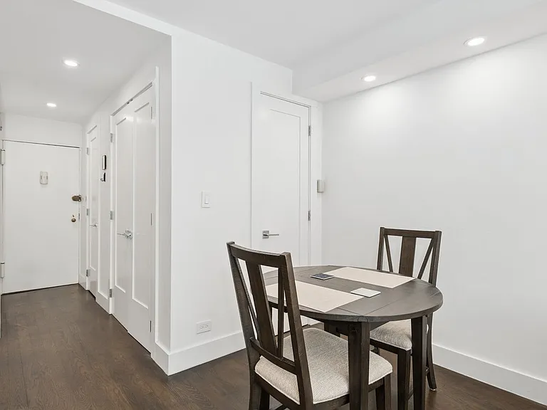 440 E 79th St #3M — Photo 4