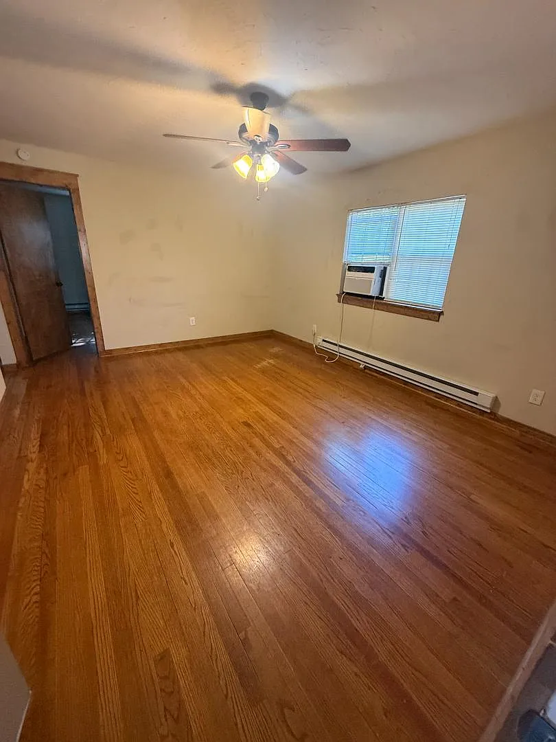 2645 NW 13th St - 2645 NW 13th - Upper Unit — Photo 2