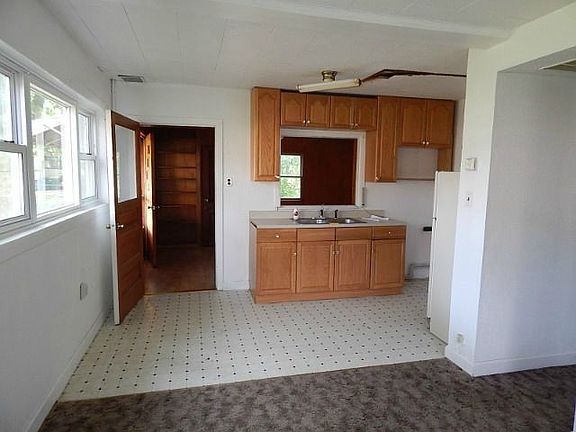 5th image of 414 Woodlawn Ave