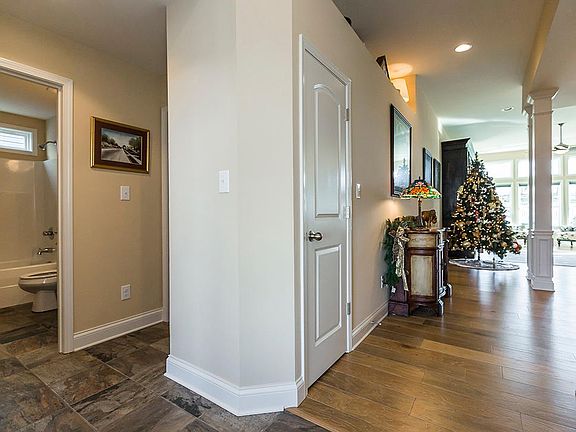 5th image of 4696 Larkhill Ln