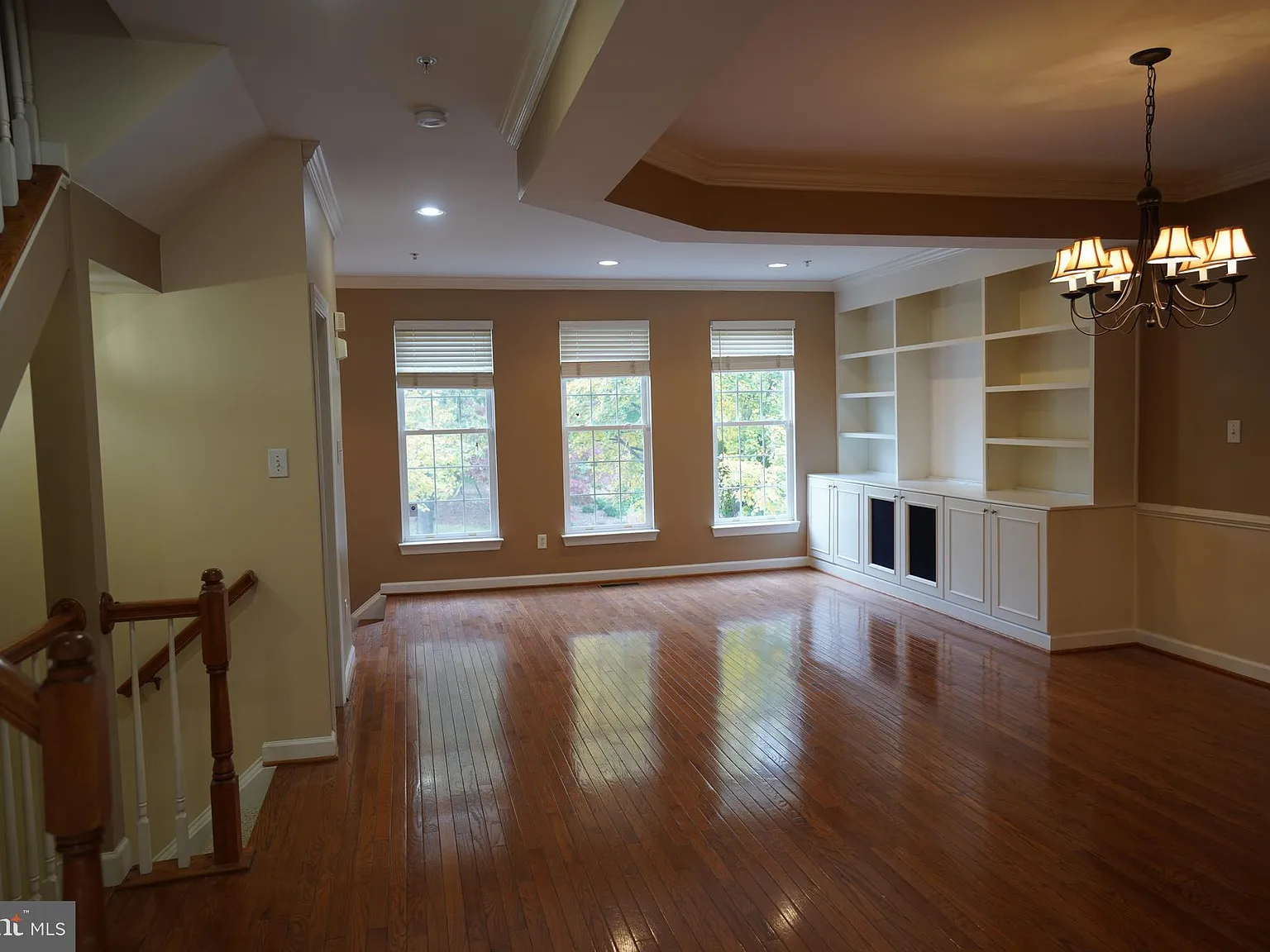 3 bed, 3.5 bath, 2428 sqft, $3,600 — Photo 4
