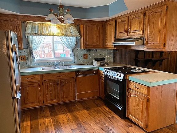 5th image of 3611 Dawn Dr