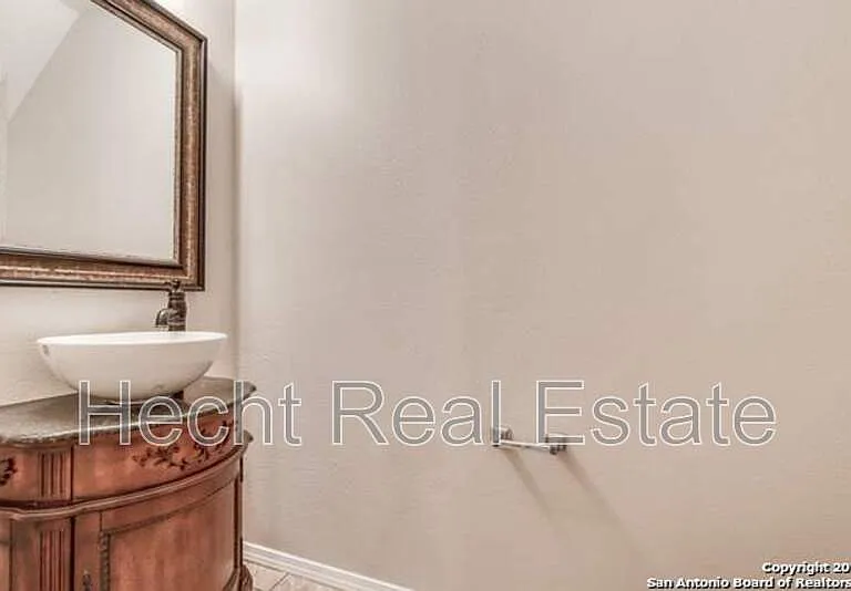 210 Mallow Grv — Photo 5