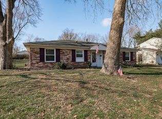 3527 Greentree Rd, Lexington, KY 40517