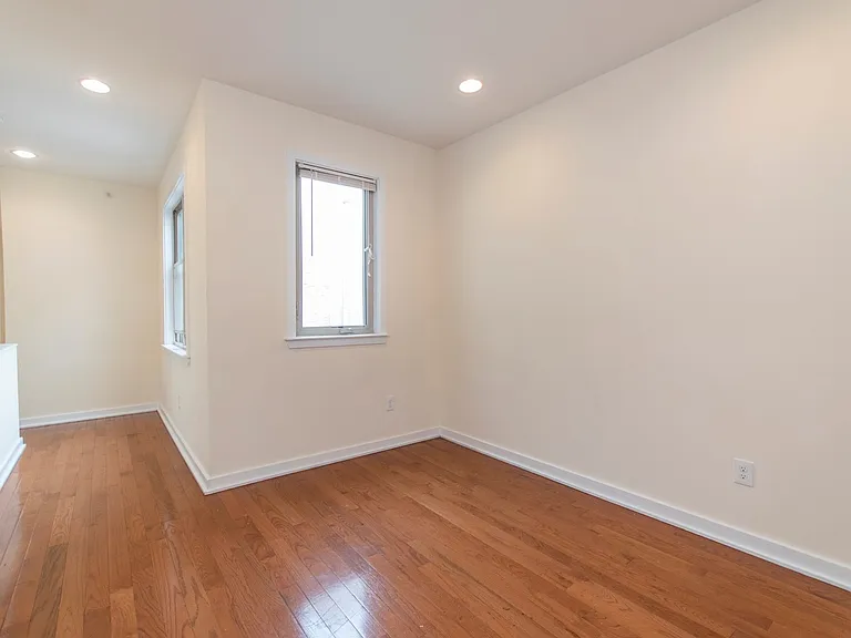1612 N Sydenham St — Photo 6