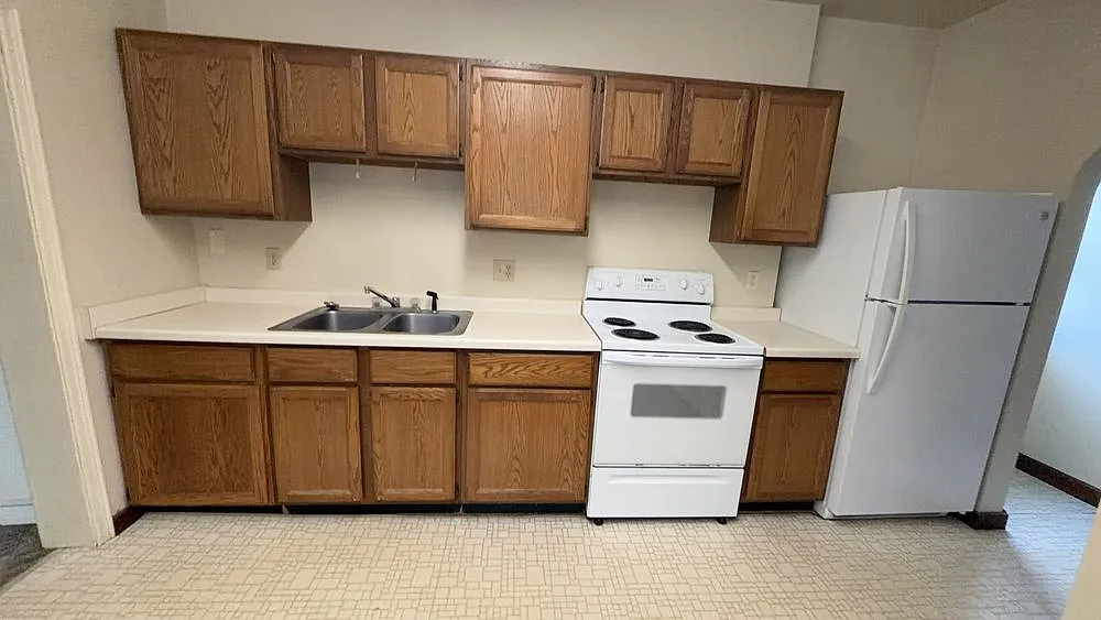3 bed, 1.0 bath, $480 — Photo 4