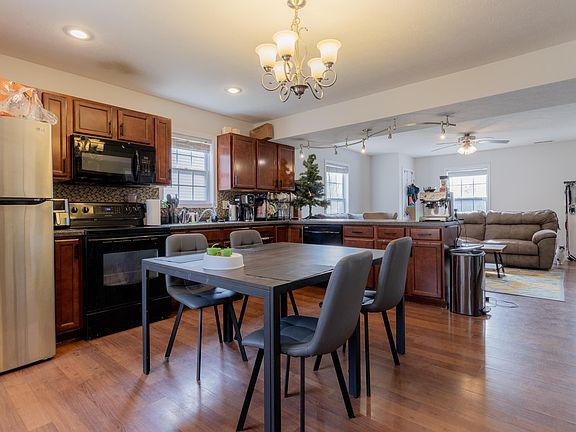 4th image of 1250 W Adams Hill Cir APT 606
