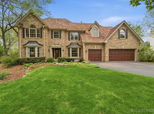 1005 Stonehedge Rd, Saint Charles, IL 60174