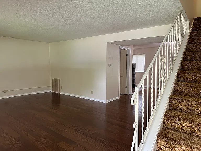 901 Halderman St — Photo 2