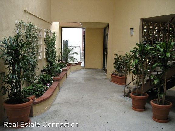 3rd image of 3338 Redondo Beach Blvd #119-2