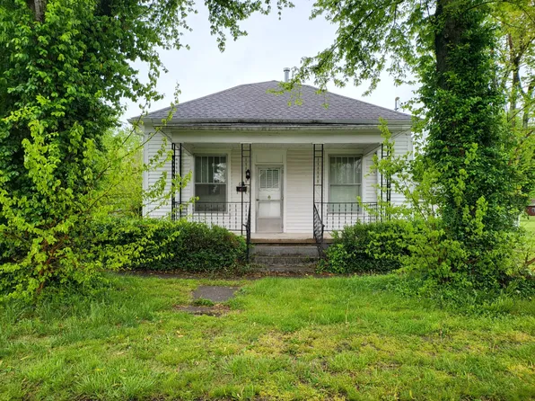 614 S May St, Sumner, IL 62466