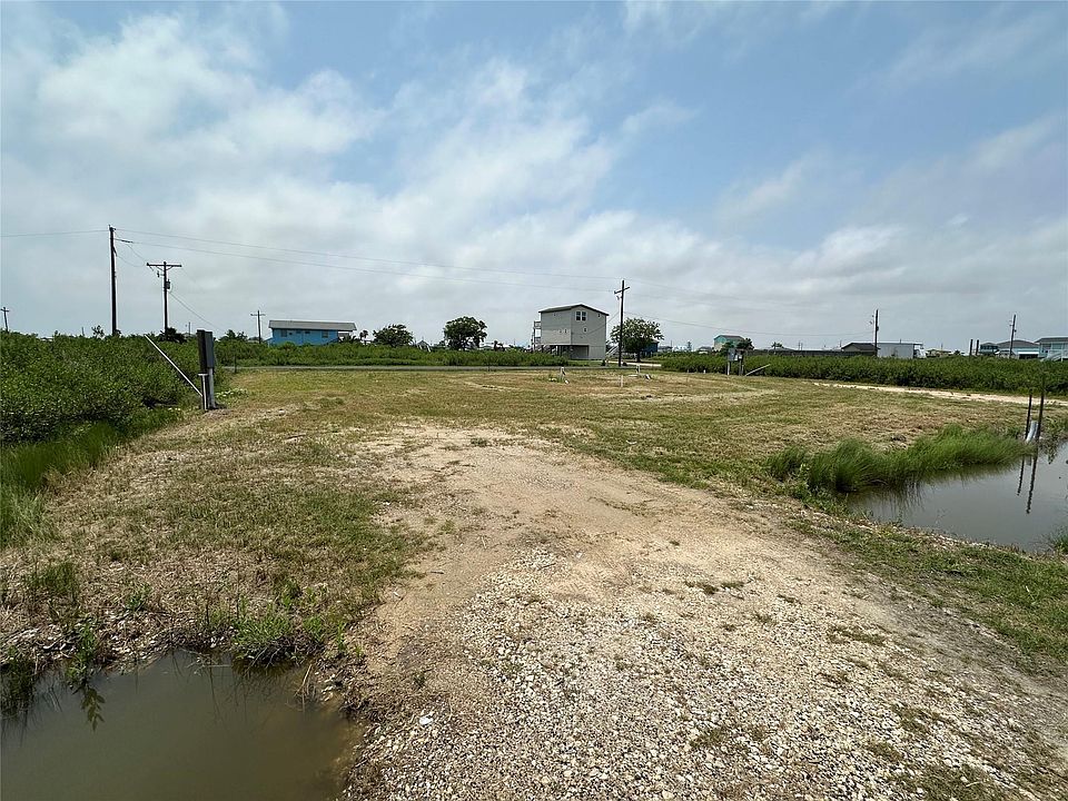 2nd image of 1215 Canal W