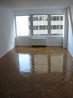 2nd image of 202 Pearl St #609