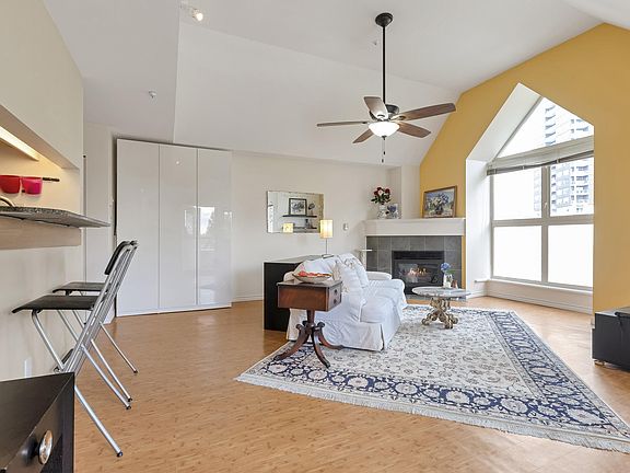4th image of 10128 132nd St #311