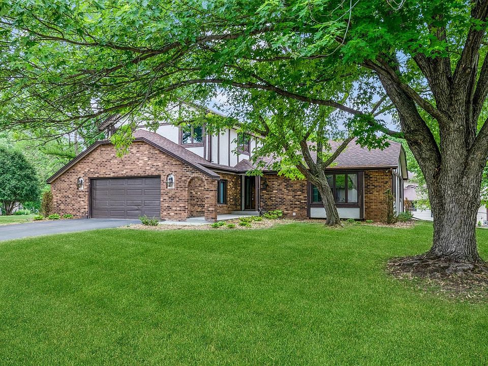 1st image of 9328 Sheffield Cir S