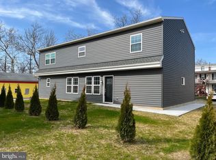3 Miramar St, New Cumberland, PA 17070