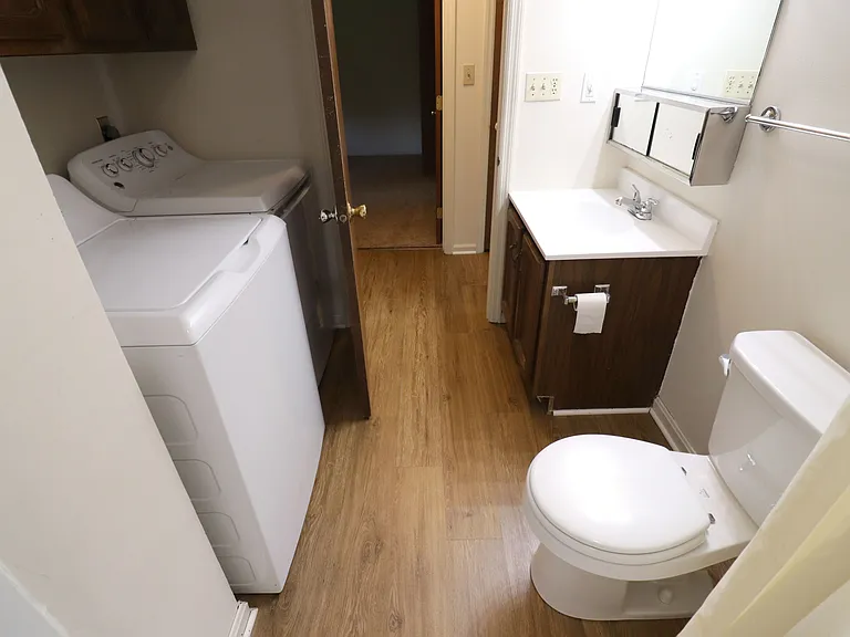 209 Colonial Dr — Photo 17