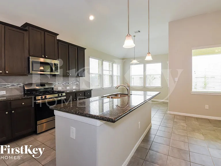 8423 Montego Bay Dr — Photo 7