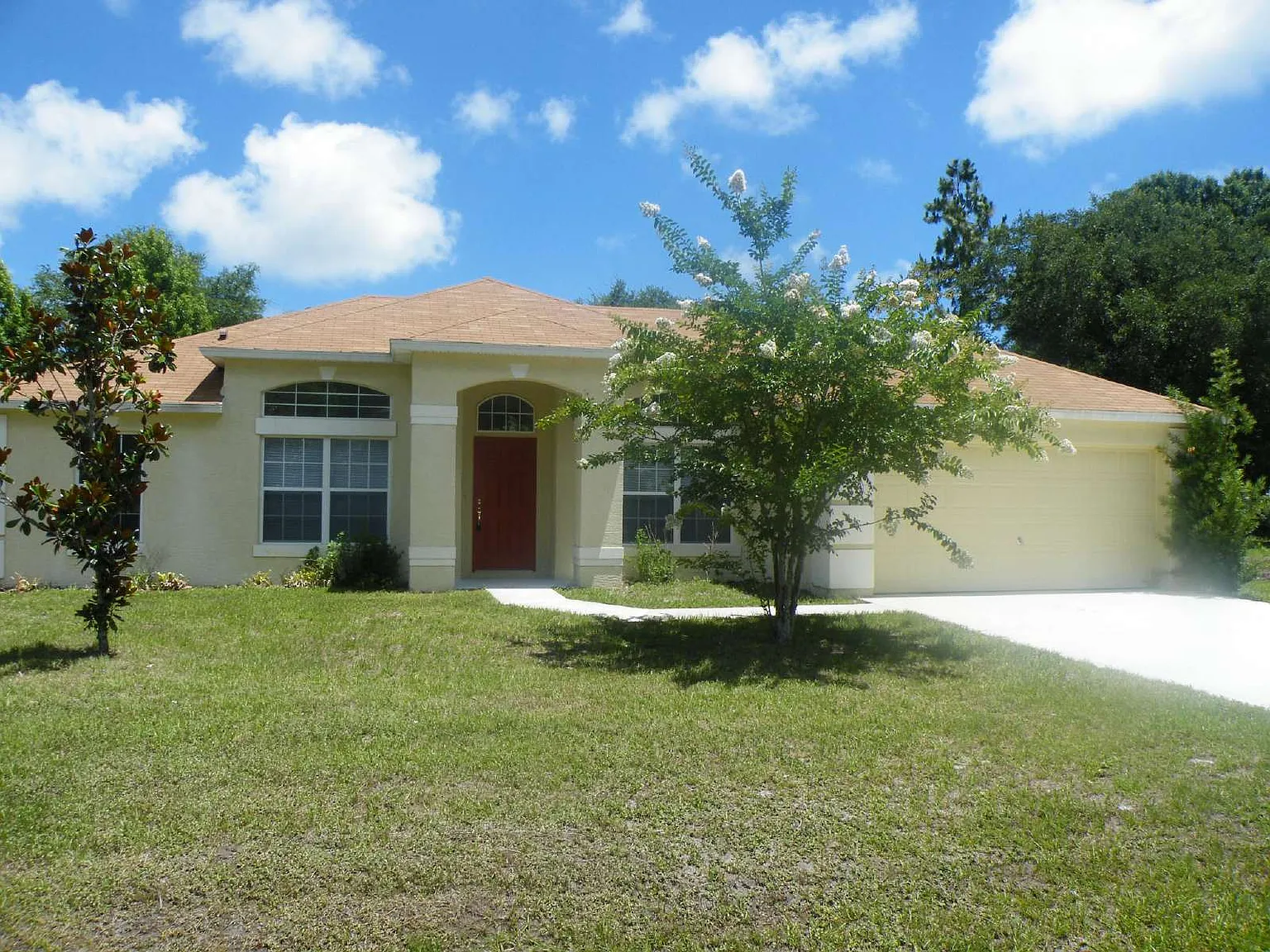 4 bed, 2.0 bath, 2050 sqft, $1,900 — Photo 1